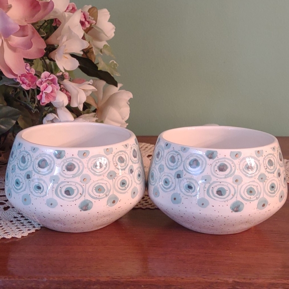 Anthropology Concentric Circle Mugs - Picture 3 of 7